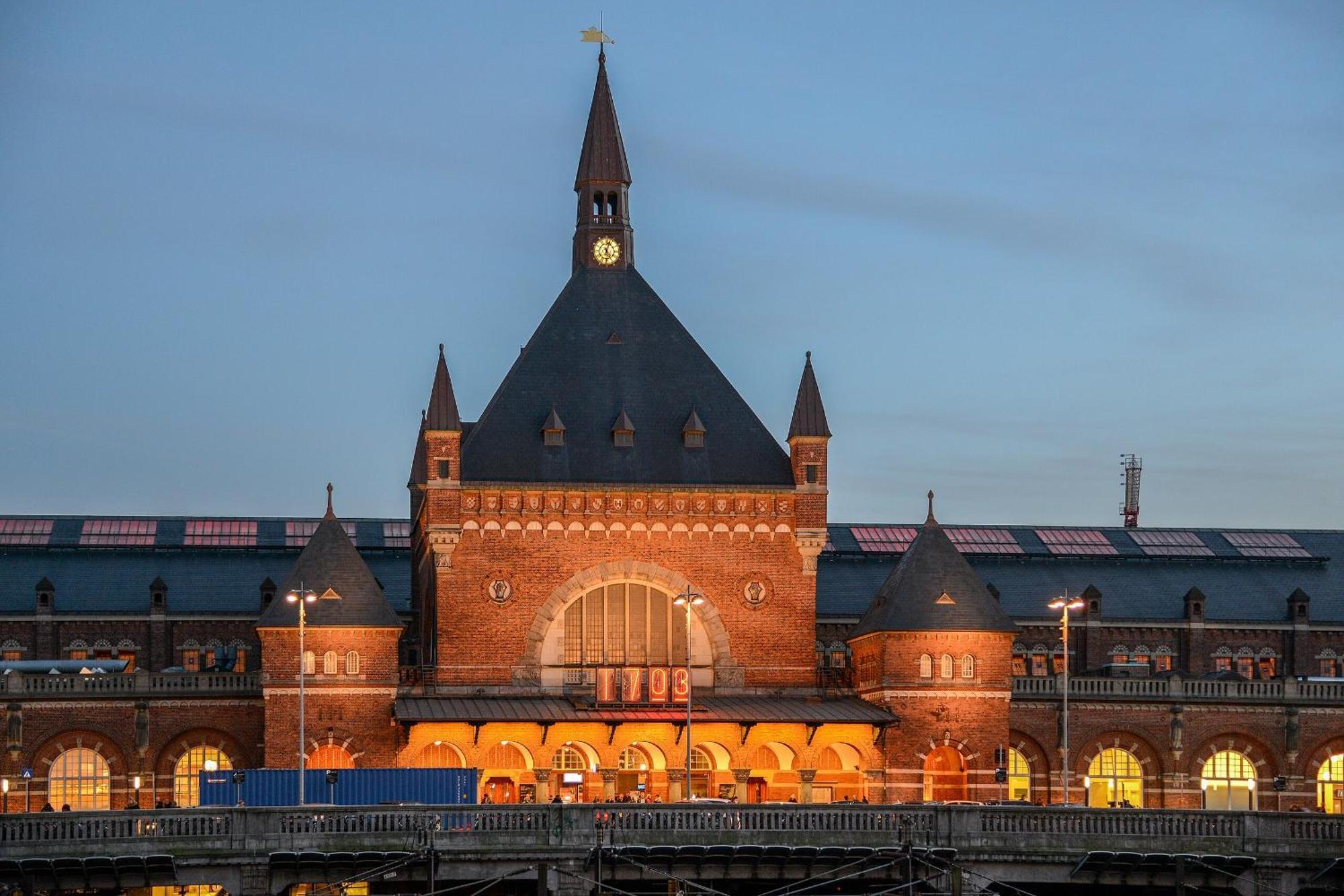 Central Copenhagen Apt With Balcony, Free Parking W Elevator Exterior foto